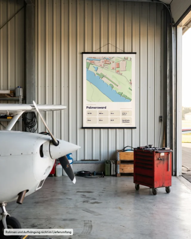 Poster Palmersward im Stil Clay: Hangar Motorflug – Cessna-Nase, Posterleiste