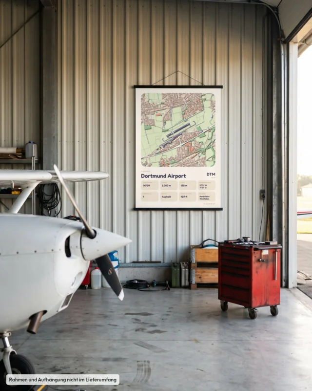 Poster Flughafen Dortmund (DTM/EDLW) im Hangar, Stil Clay
