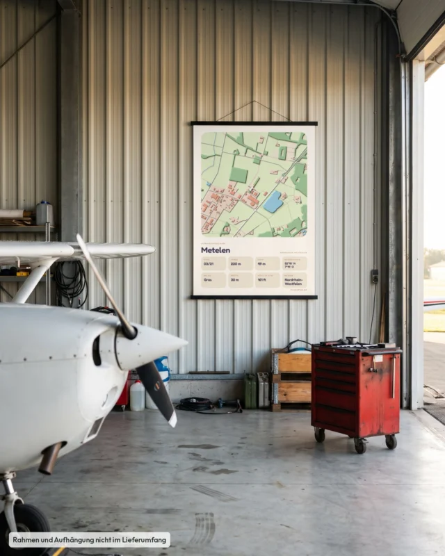 Poster Ultraleichtgelände Metelen im Hangar, Stil Clay