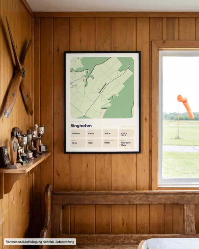 Poster Singhofen im Stil Clay: Clubheim – Holzwand, Propeller, Windsack