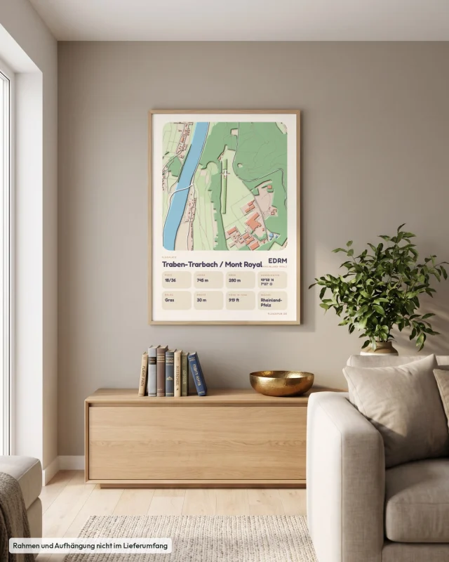 Poster Traben-Trarbach / Mont Royal im Stil Clay: Wohnzimmer – Sideboard mit Fliegerbüchern, Eiche
