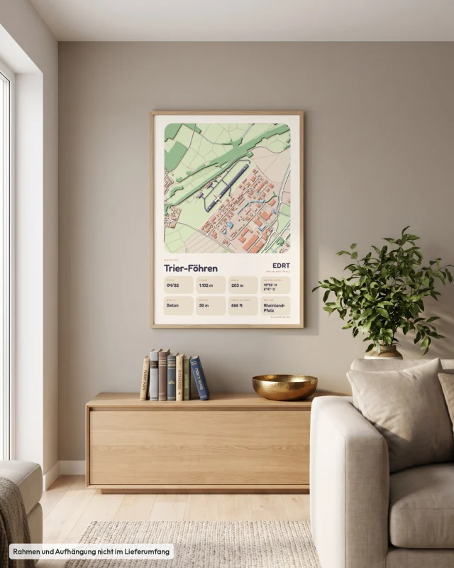 Poster Trier-Föhren im Stil Clay: Wohnzimmer – Sideboard mit Fliegerbüchern, Eiche